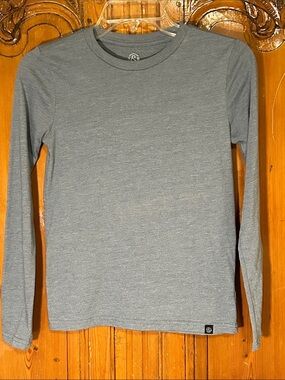 T&B Boys Long Sleeved Tee 
Medium (8/10)